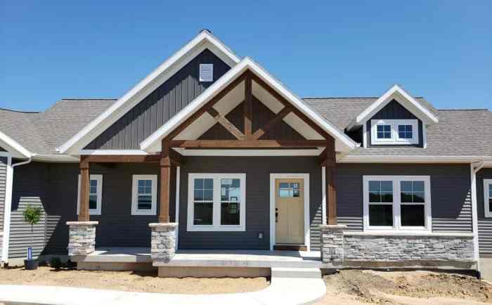 Stonecrest (gray) Vinyl Siding with white trim | Exterior house siding ... Stonecrest (gray) Vinyl Siding with white trim | Exterior house siding ...
